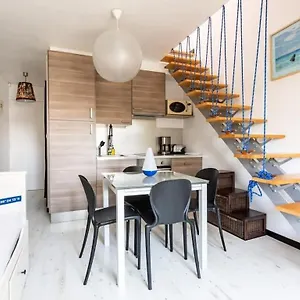 Appartement Le Capucin - Petit Duplex Avec Place De Parking, Dinard